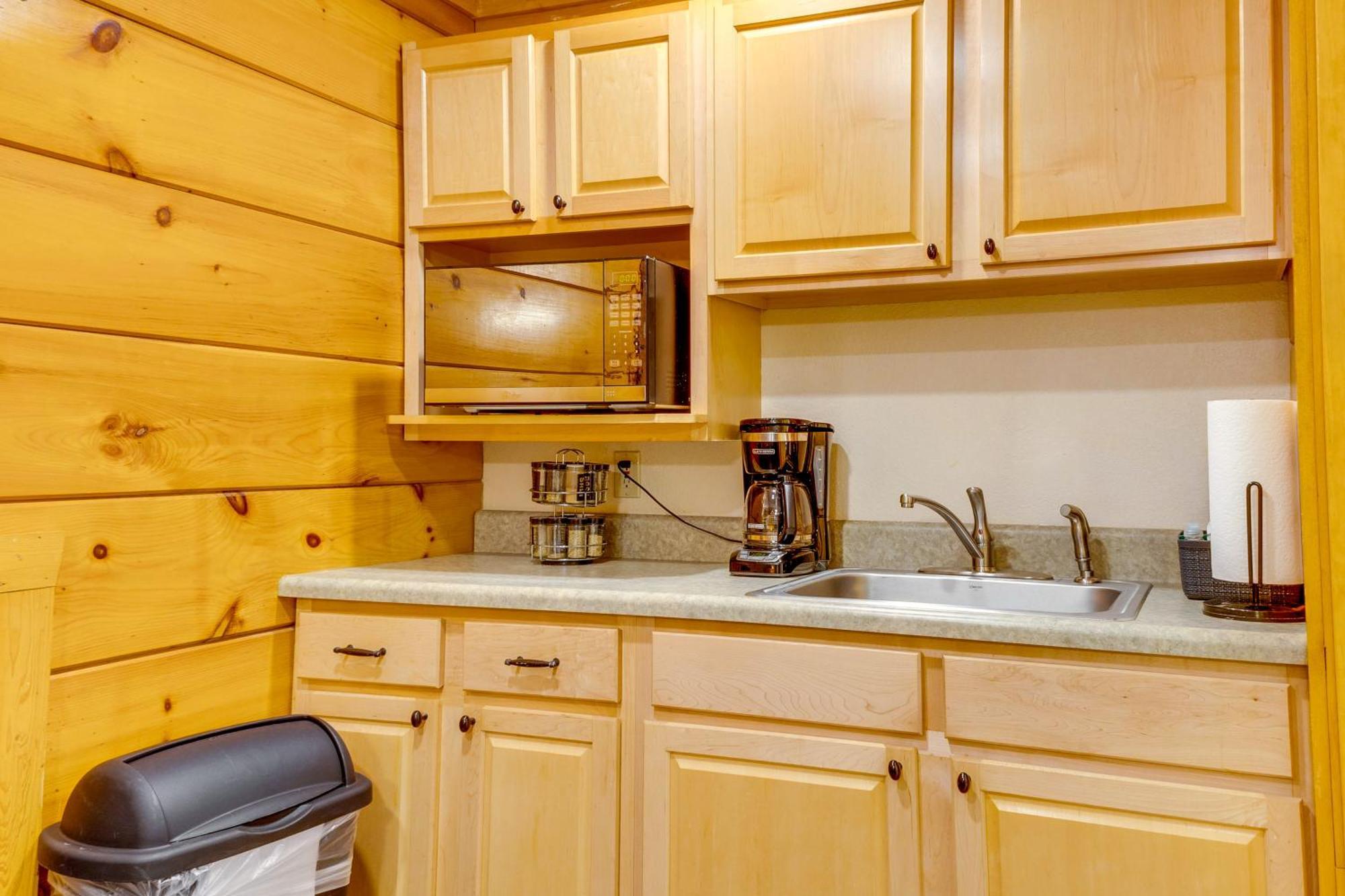 Pigeon Forge Resort Studio Cabin On Dollywood Ln! Ngoại thất bức ảnh